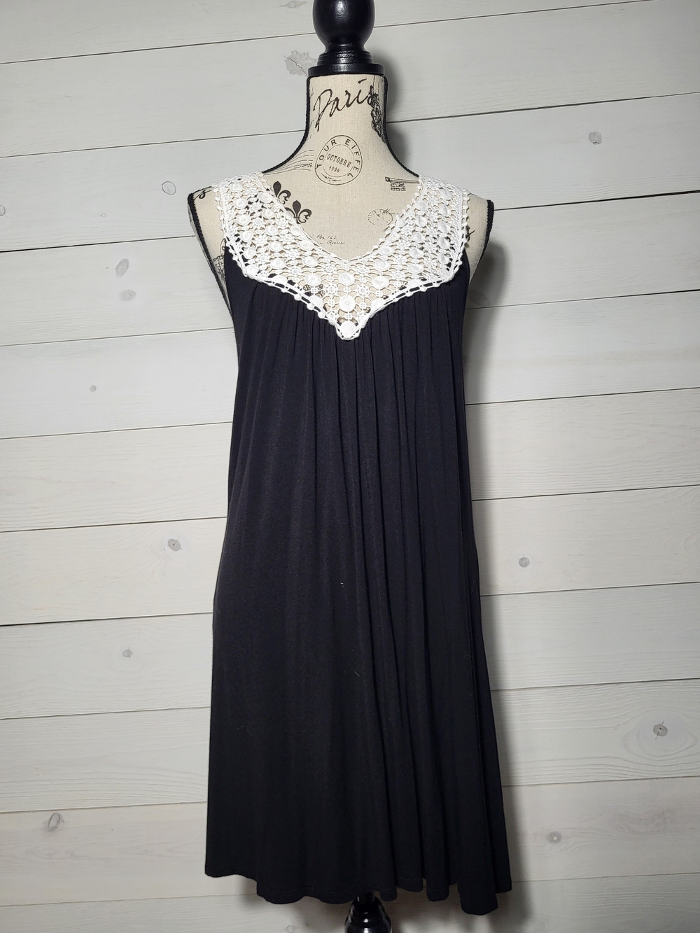Kenneth Cole Reaction Dress  Crochet Contrast Flowy Lightweight Tunic Cover Up.